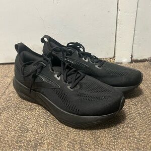 Brooks Men's Black Athletic Shoes